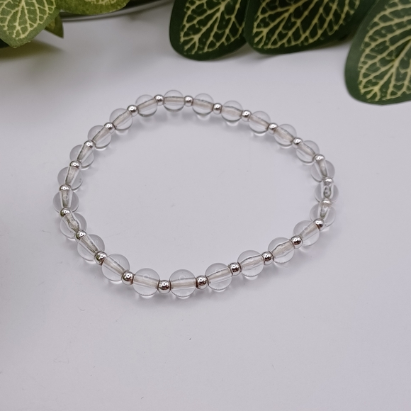 ✨️ Clear and Silver Acrylic Stretch Bracelet 🍀3 for $15 - - Picture 3 of 4